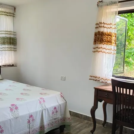 Casa Trinity - A/C Fully Furnished 2Bhk & High Speed Wifi To Wfh Villa